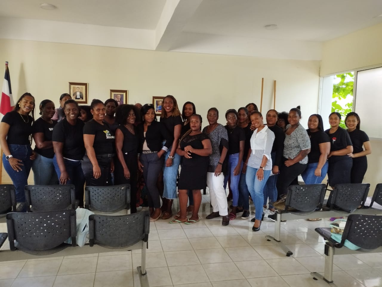 Concluye con gran éxito el curso de Maquillaje Básico en la Junta de Distrito de Santa Lucía, impartido por INFOTEP