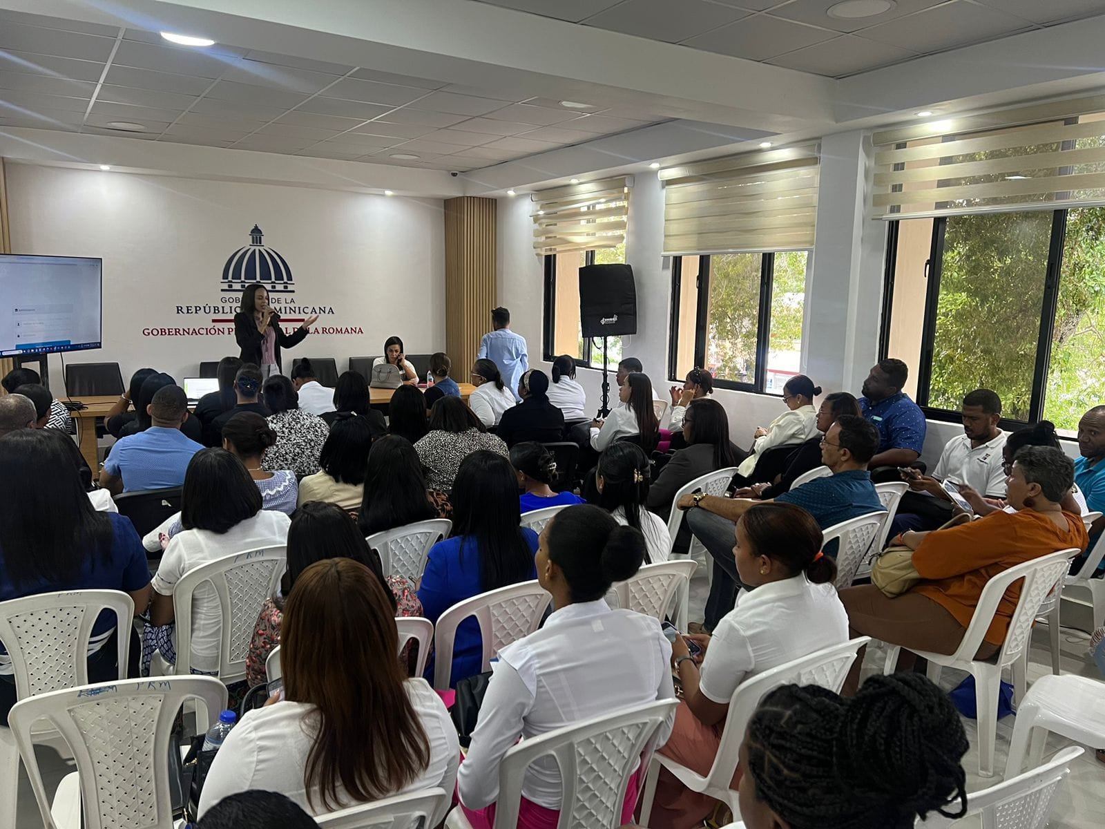 Técnicos del Distrito Municipal participan en el taller de Normativas Monitoreadas por el SISMAP Municipal.